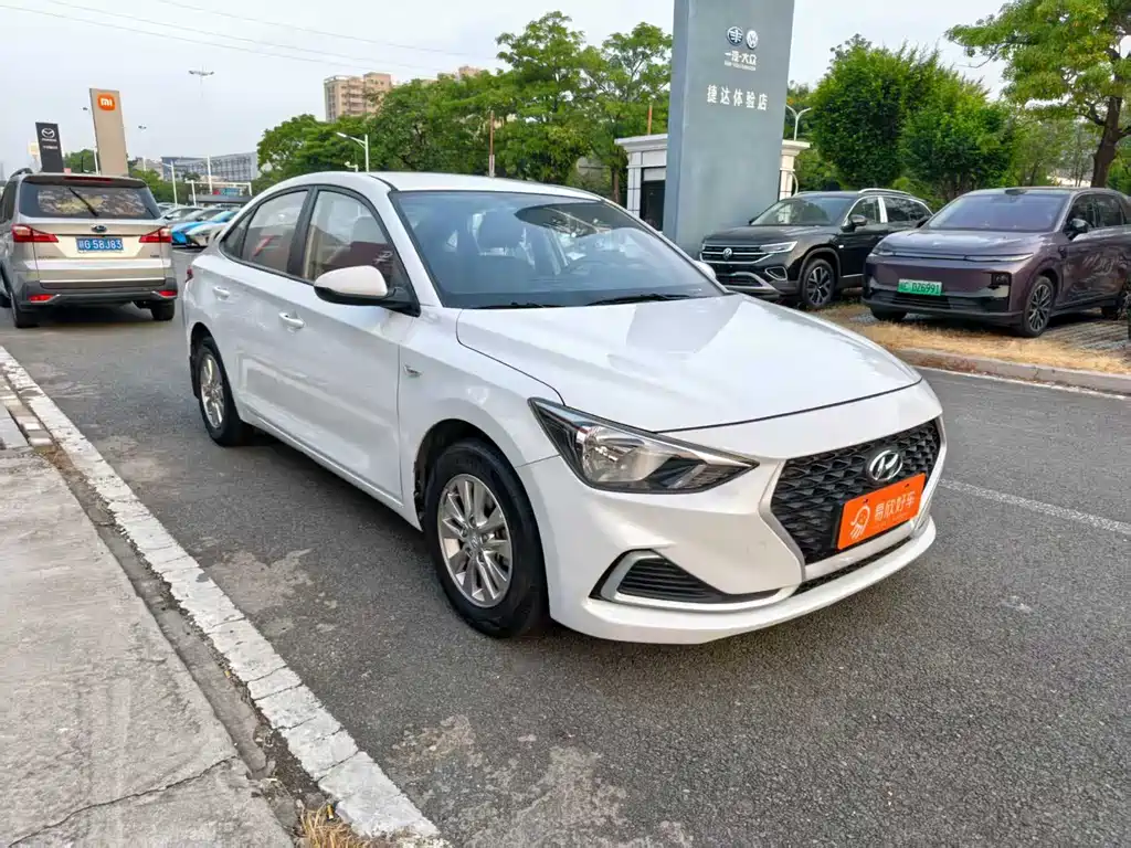 Hyundai Elantra — миниатюра 3