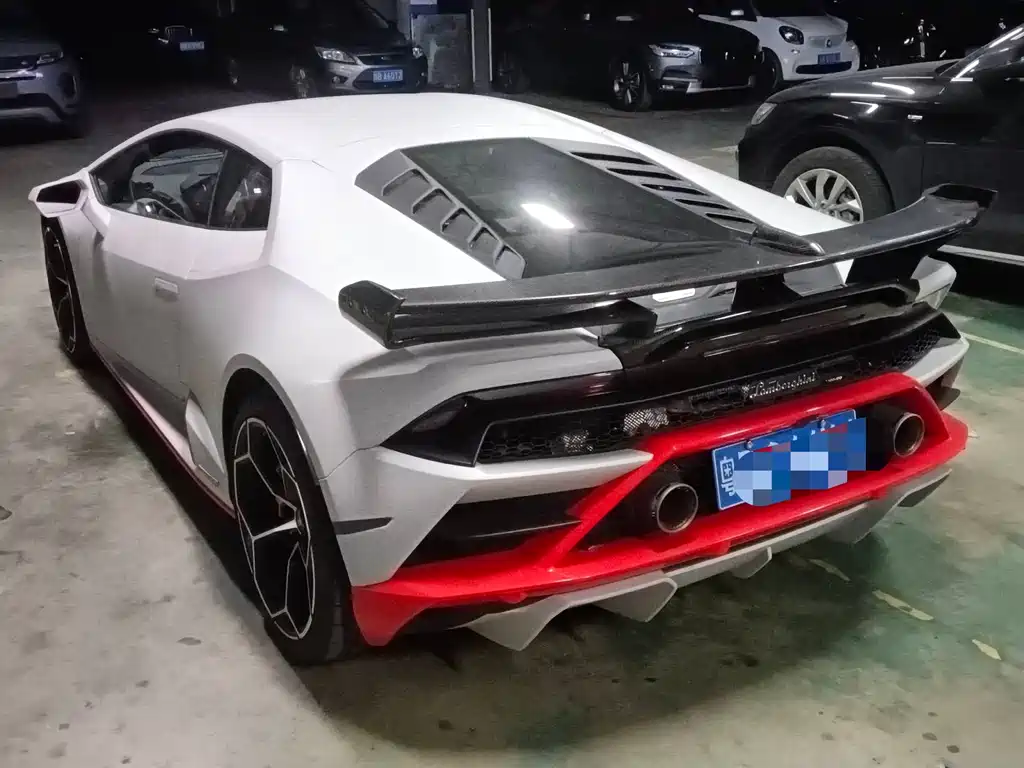 LAMBORGHINI HURACÁN