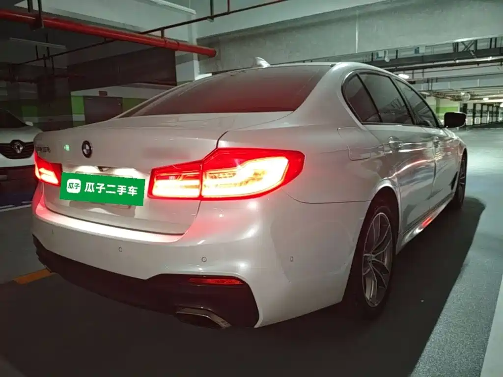 BMW 5 Series — миниатюра 7