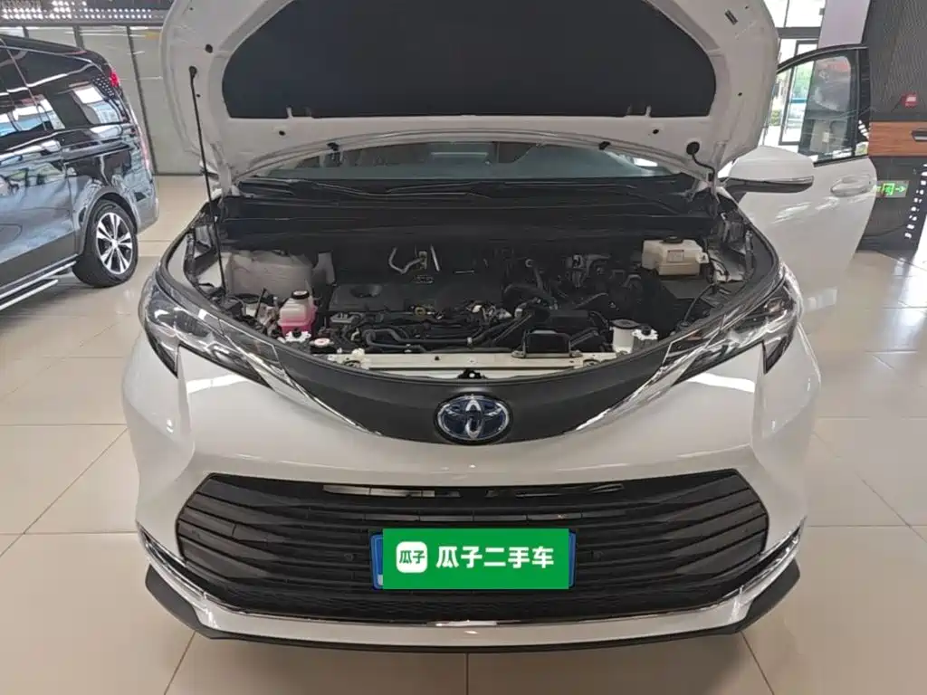 Toyota Sienna — миниатюра 20