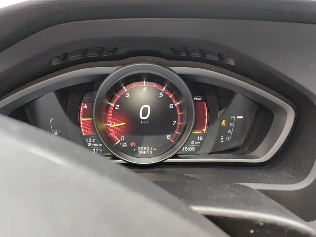 Volvo V40 — миниатюра 4