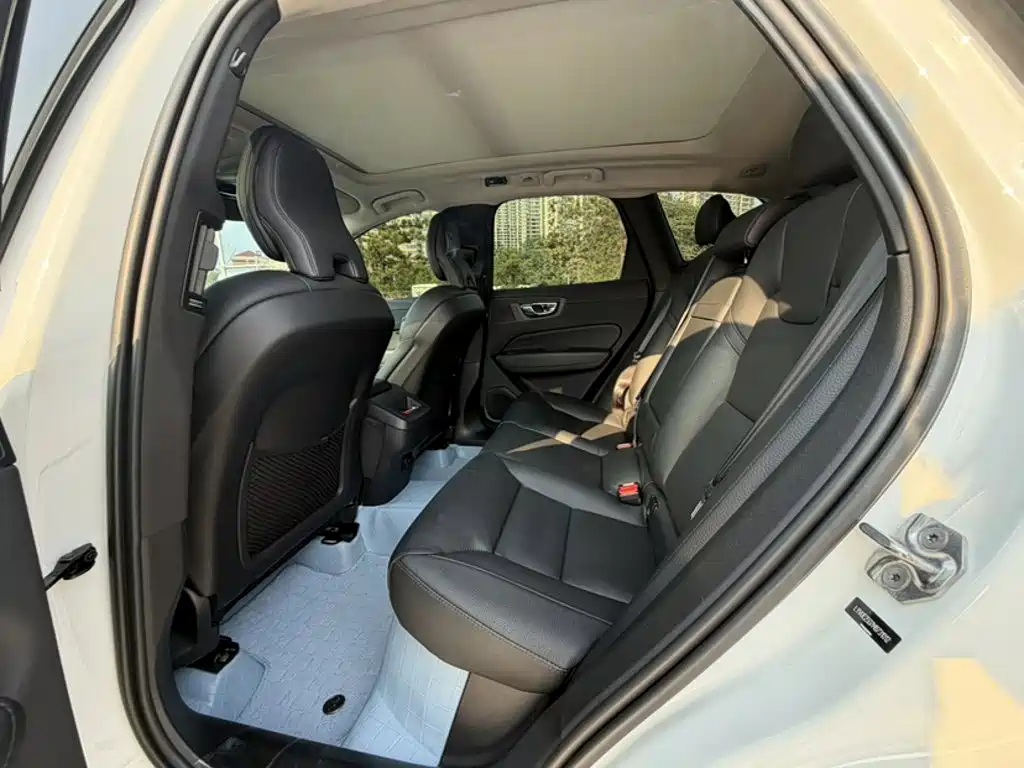 Volvo XC60 — миниатюра 10
