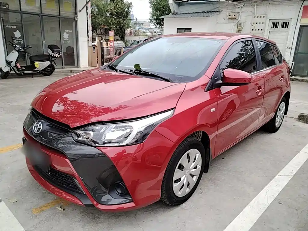 Toyota Yaris L — миниатюра 2