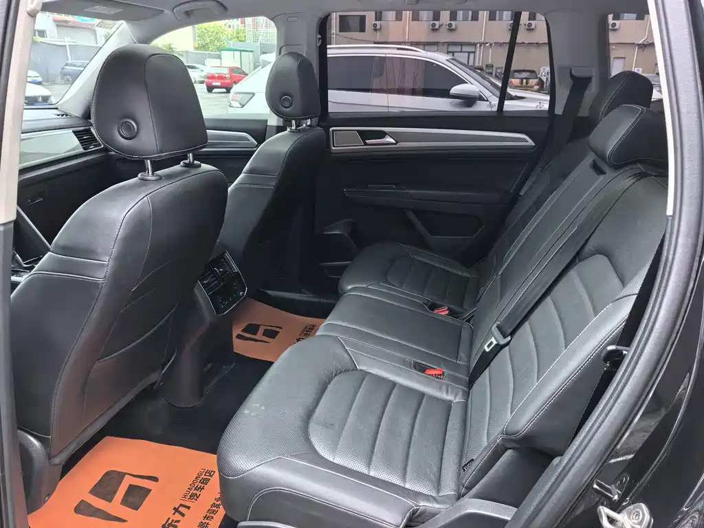 Volkswagen Teramont — миниатюра 5