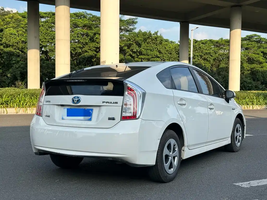 Toyota Prius — миниатюра 16