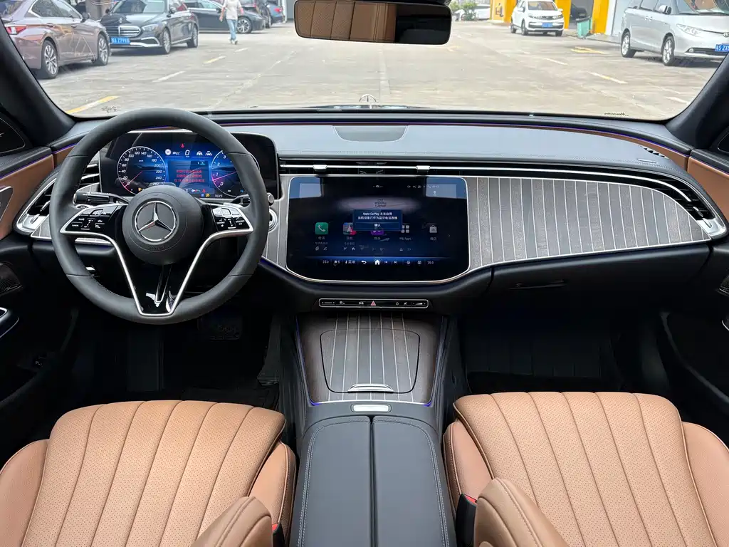 Mercedes-Benz E-Class — миниатюра 7