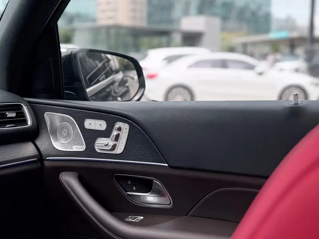 Mercedes-Benz GLS — миниатюра 13