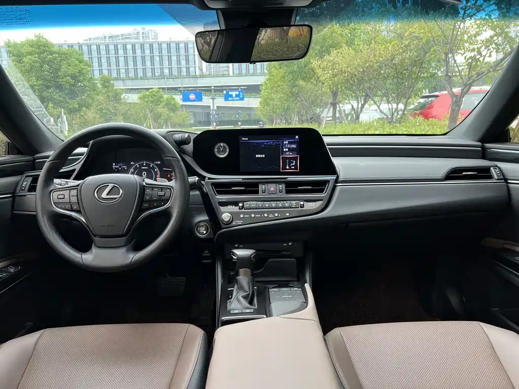 Lexus ES — миниатюра 12