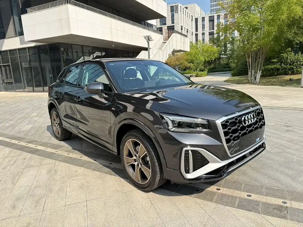 Audi Q2L — миниатюра 3