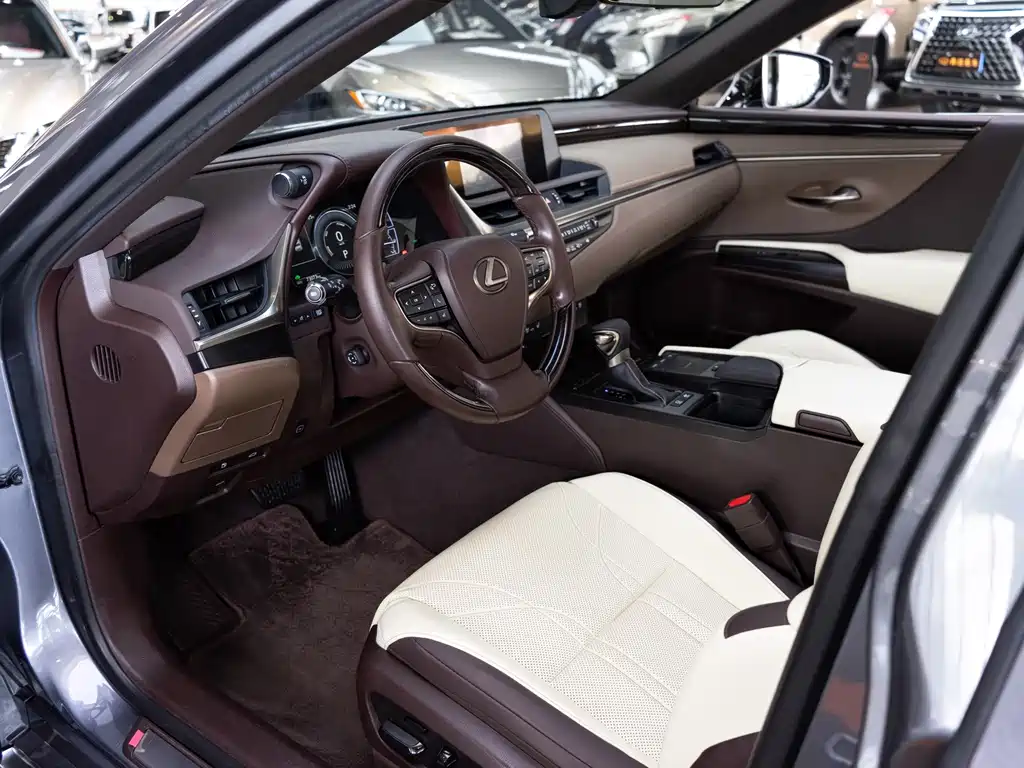 Lexus ES — миниатюра 9