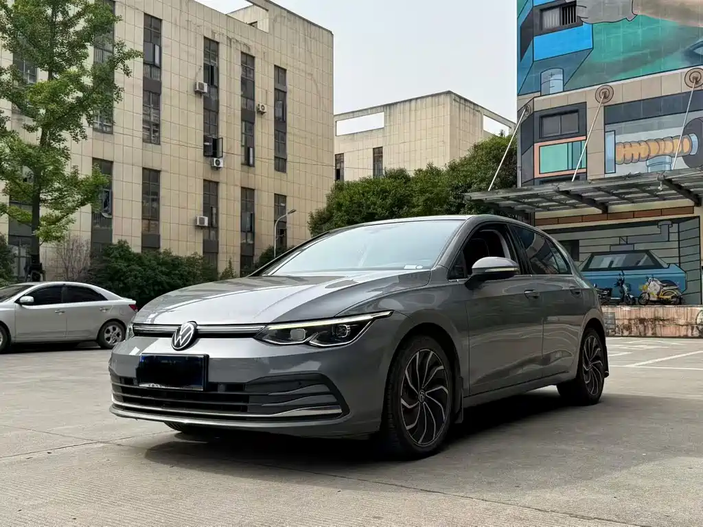 Volkswagen Golf 2021