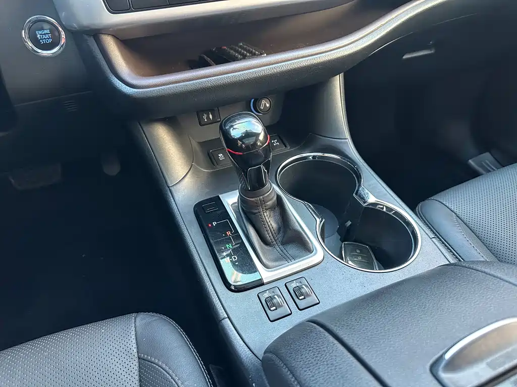Toyota Highlander — миниатюра 9