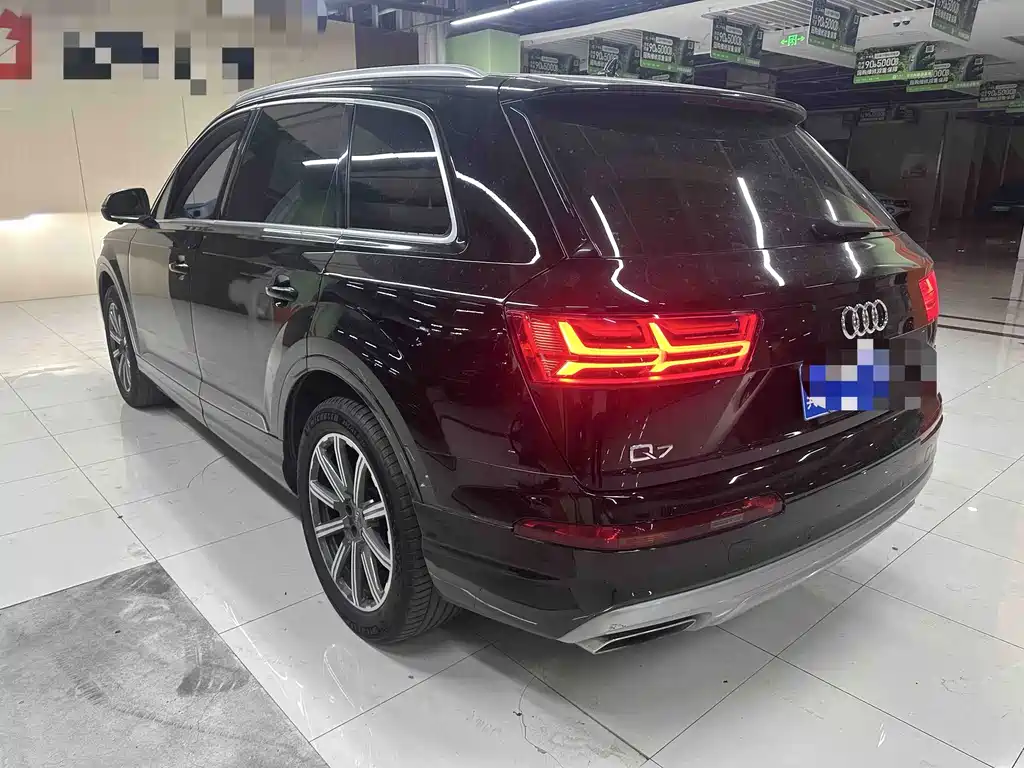 Audi Q7 — миниатюра 5