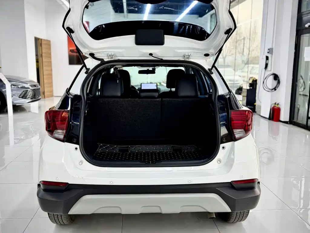 TOYOTA YARIS L ZHIXUAN