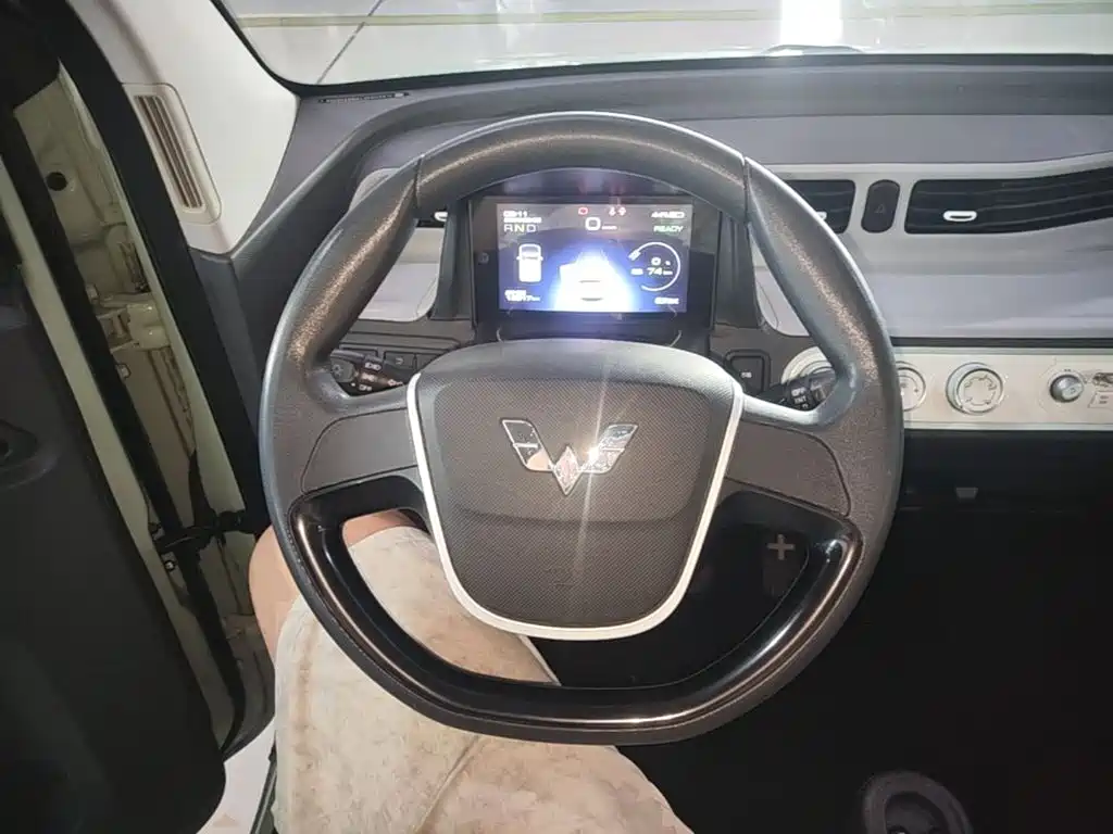 Wuling MINIEV — миниатюра 11