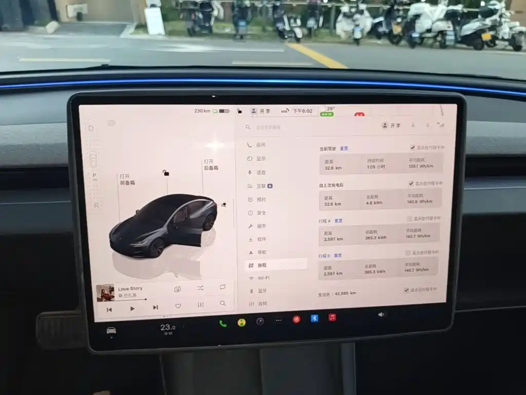 Tesla Model 3 — миниатюра 12