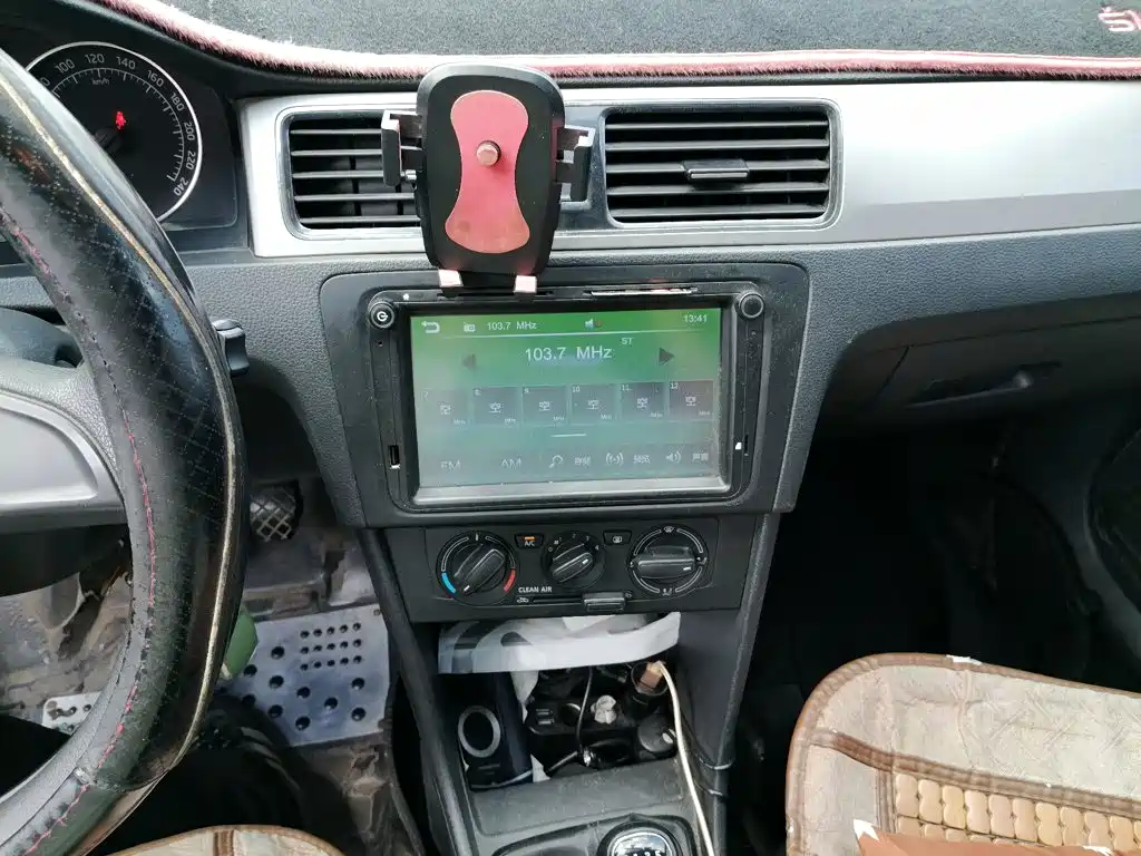 Skoda Rapid Spaceback — миниатюра 10