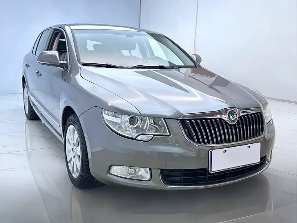Skoda Superb — миниатюра 3