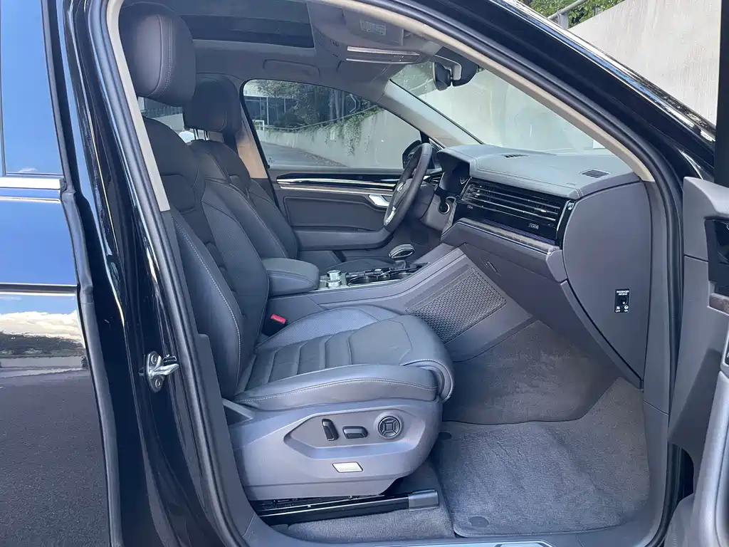 Volkswagen Touareg — миниатюра 17