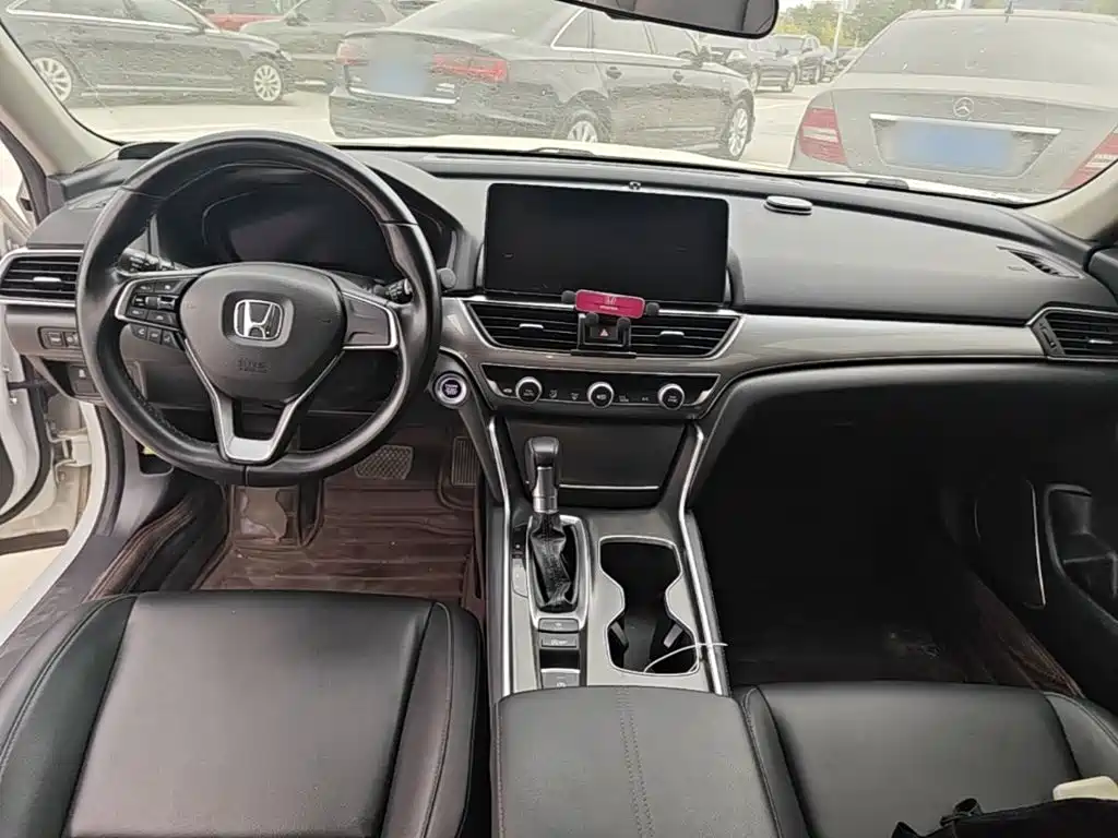 Honda Accord — миниатюра 10