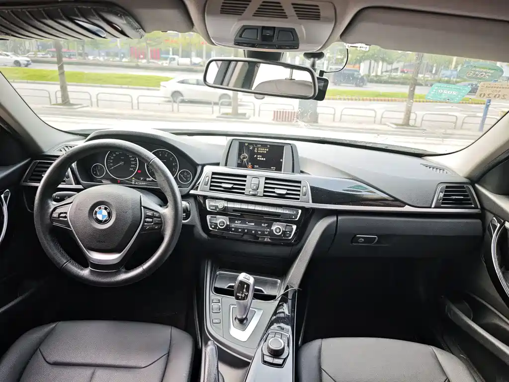 BMW 3 Series — миниатюра 7