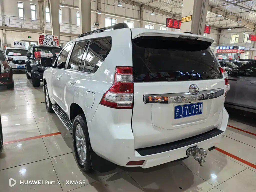 Toyota Land Cruiser Prado 2014 4.0L AT VX NAVI