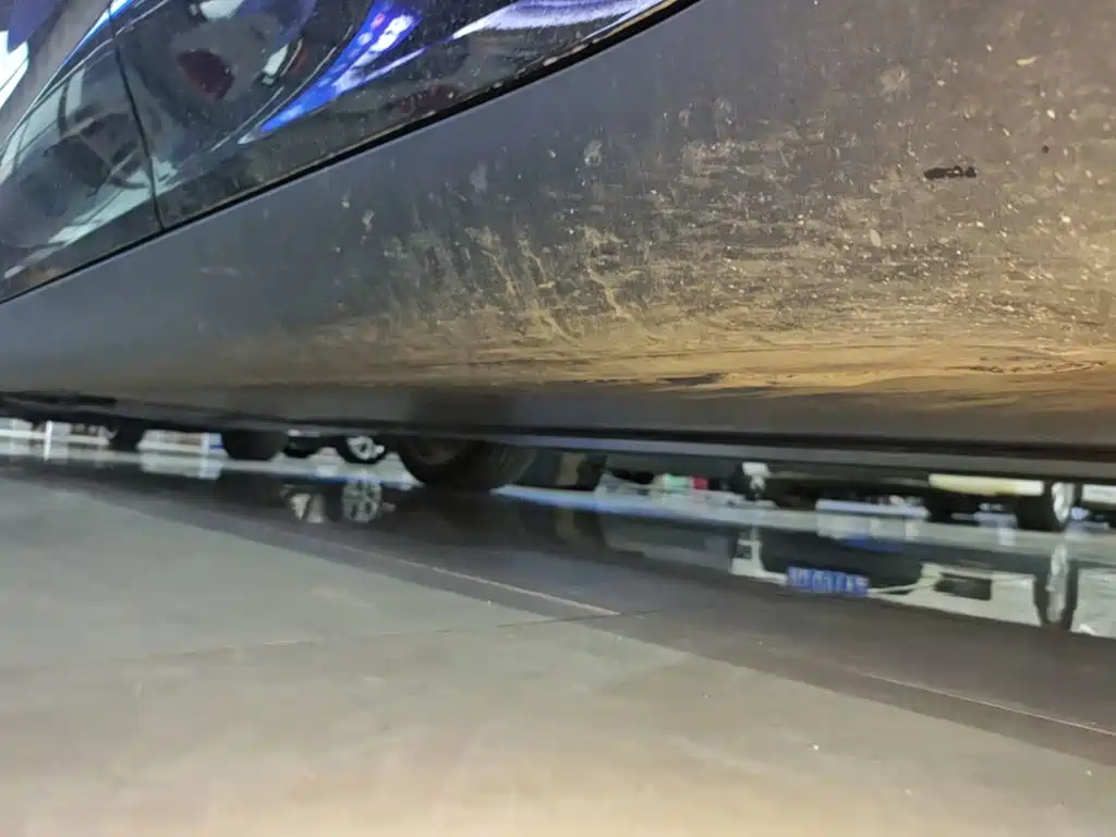 Tesla Model Y — миниатюра 22