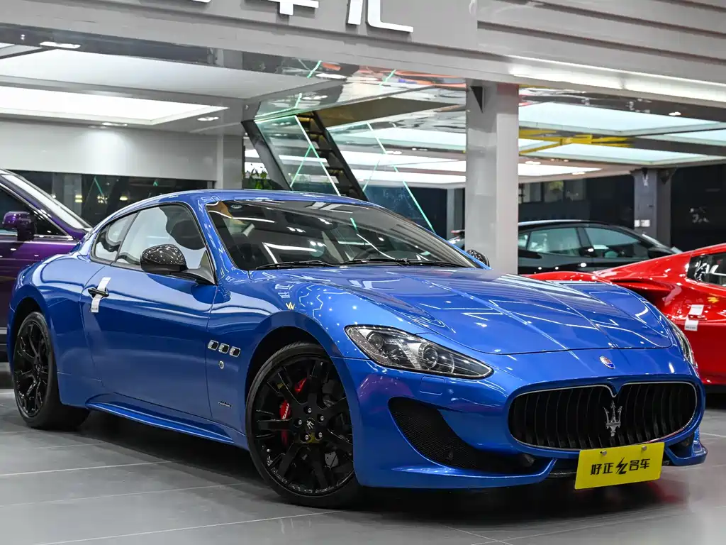 Maserati GranTurismo 2013 4.7L Sport F1