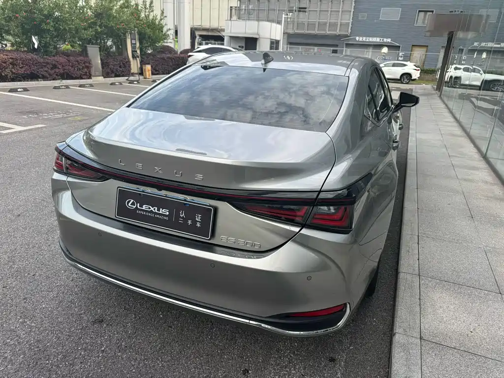 Lexus ES 2025 200 Premium