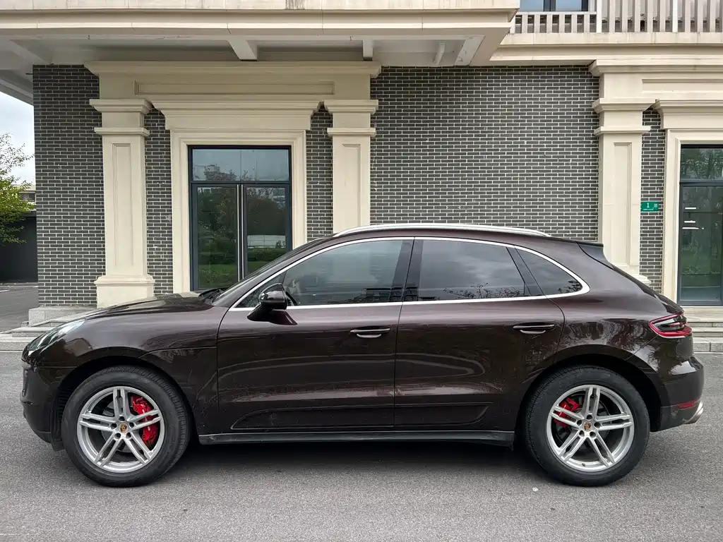 Porsche Macan — миниатюра 7