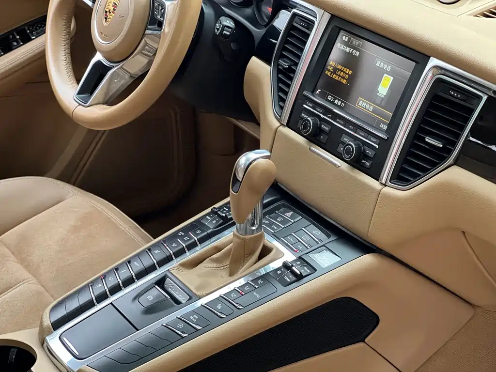 Porsche Macan — миниатюра 13