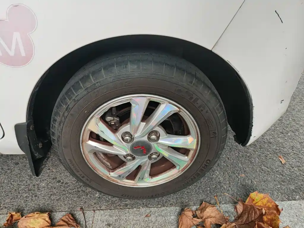 Wuling MINIEV — миниатюра 25