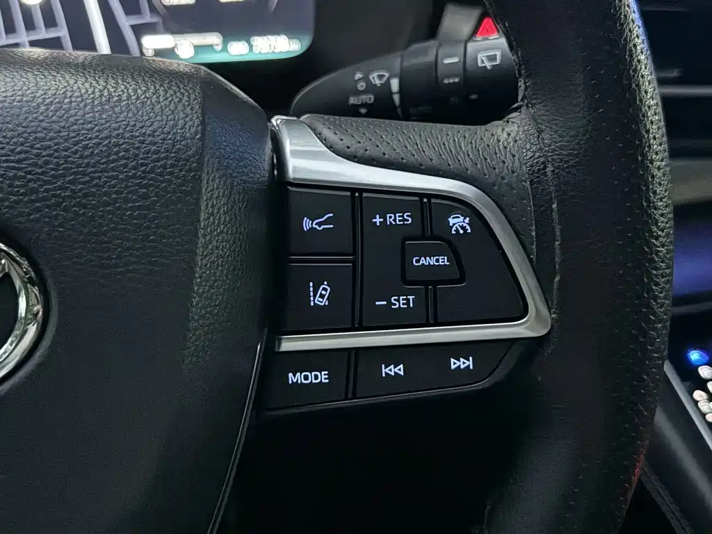 Toyota Sienna — миниатюра 19