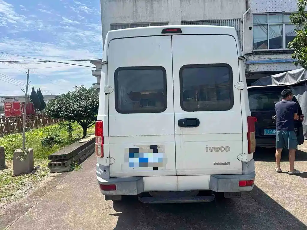 IVECO Daily — миниатюра 3