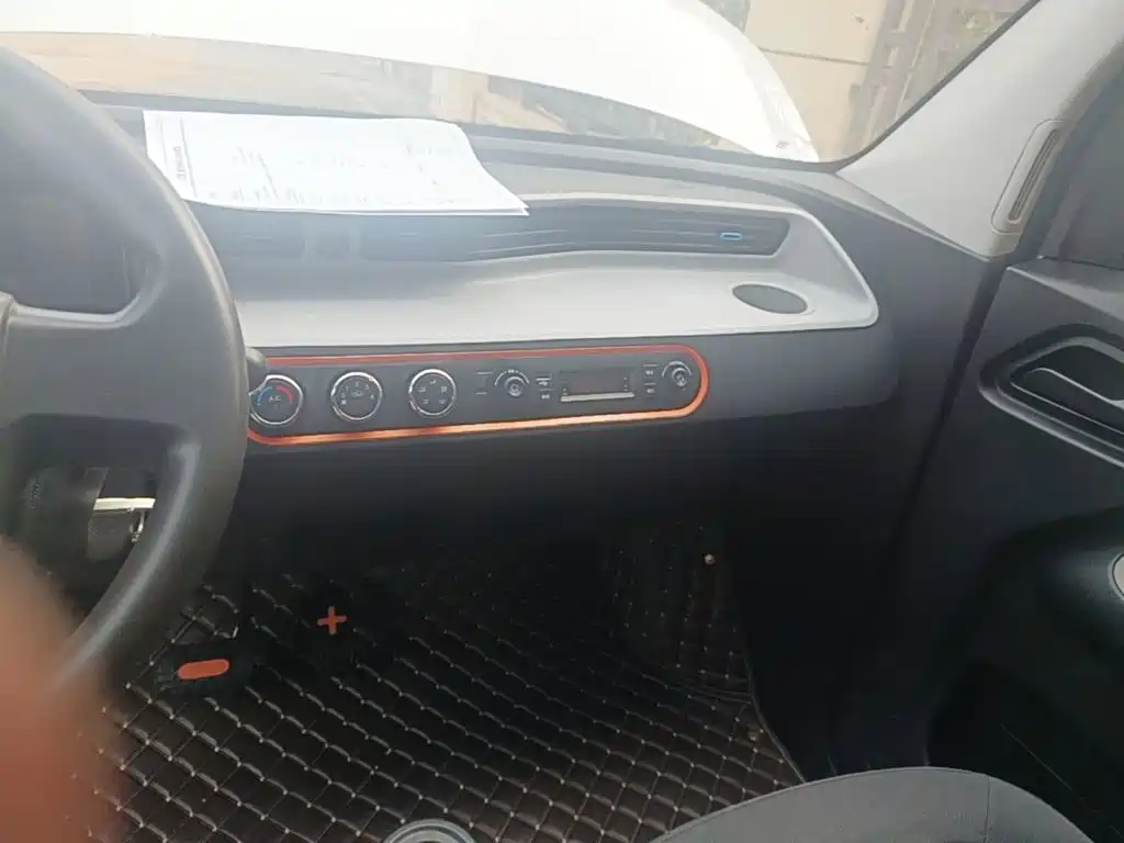 Wuling MINIEV — миниатюра 13