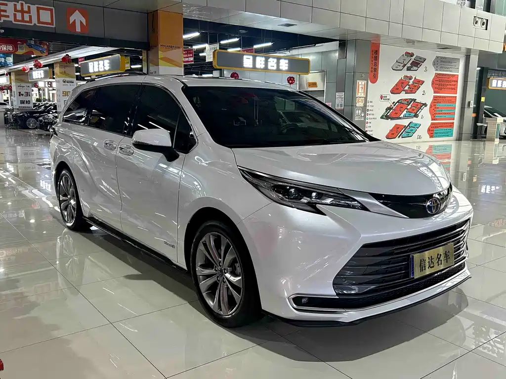 Toyota Sienna — миниатюра 3