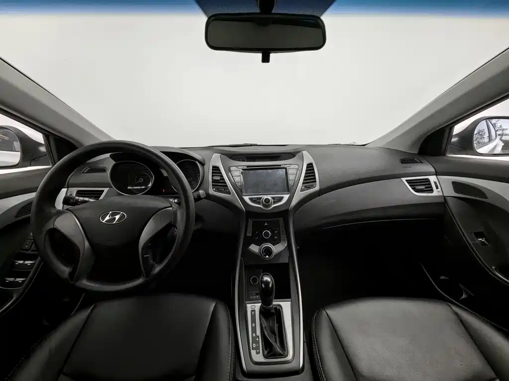 Hyundai Elantra Langdong — миниатюра 5
