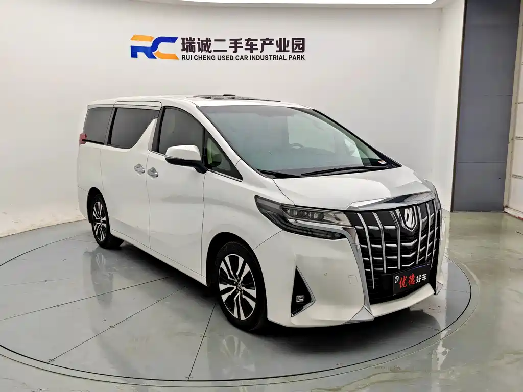 Toyota Alphard — миниатюра 20