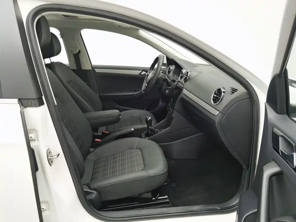 Volkswagen Jetta — миниатюра 23