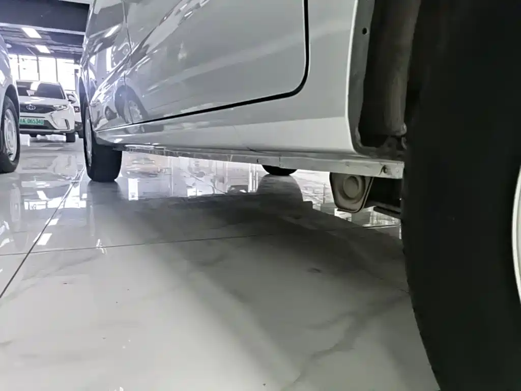 Wuling Hongguang V — миниатюра 22