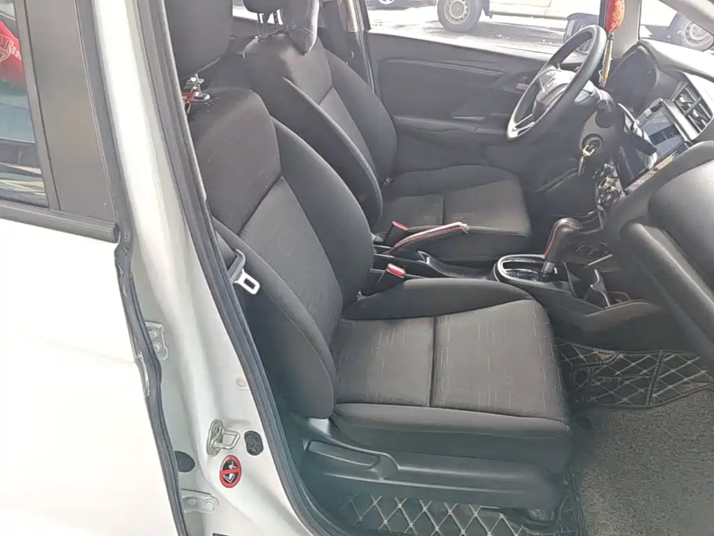 Honda Fit — миниатюра 25
