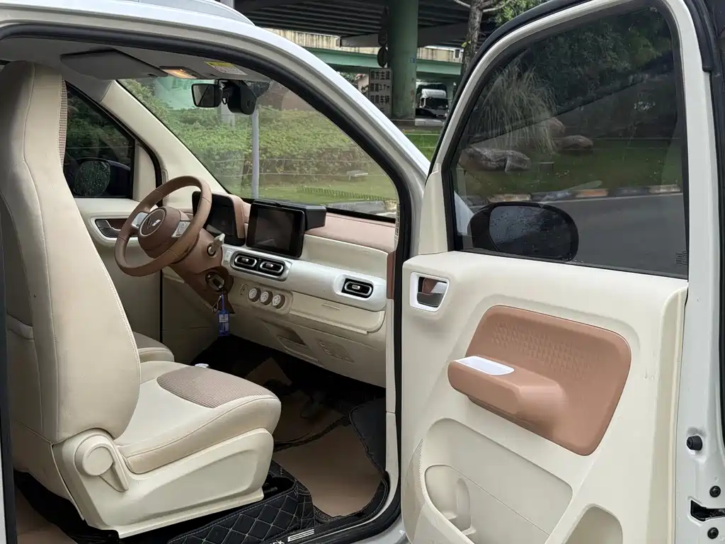 Wuling MINIEV — миниатюра 11