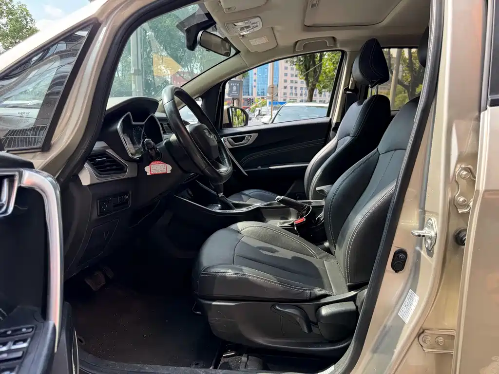 Geely Vision X3 — миниатюра 4
