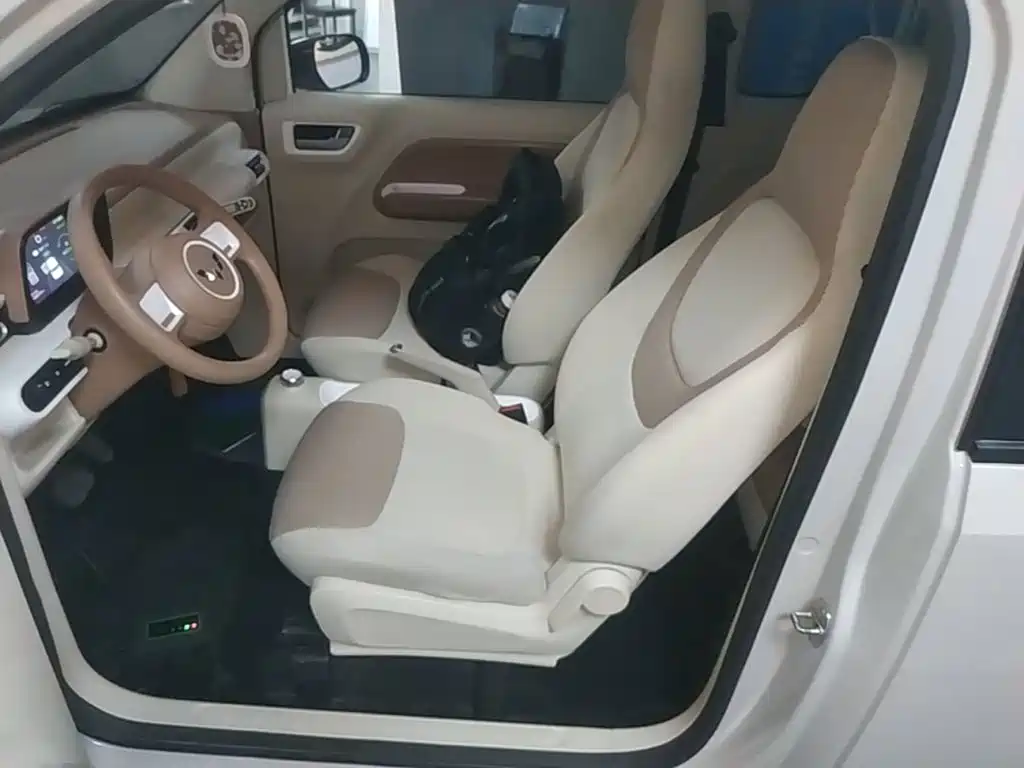 Wuling MINIEV — миниатюра 15