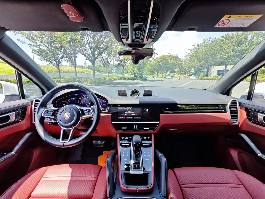 Porsche Cayenne — миниатюра 8