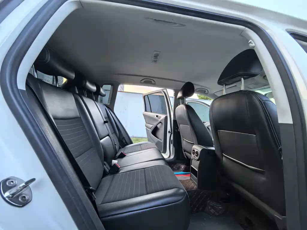 Volkswagen Tiguan — миниатюра 8