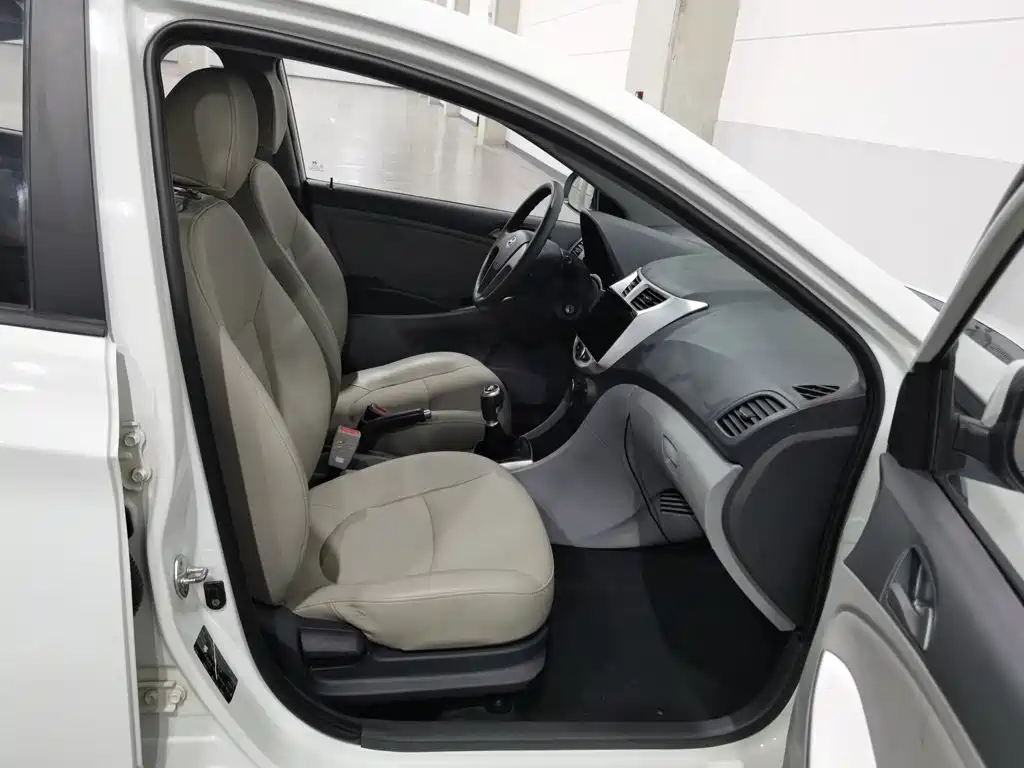 Hyundai Verna — миниатюра 23