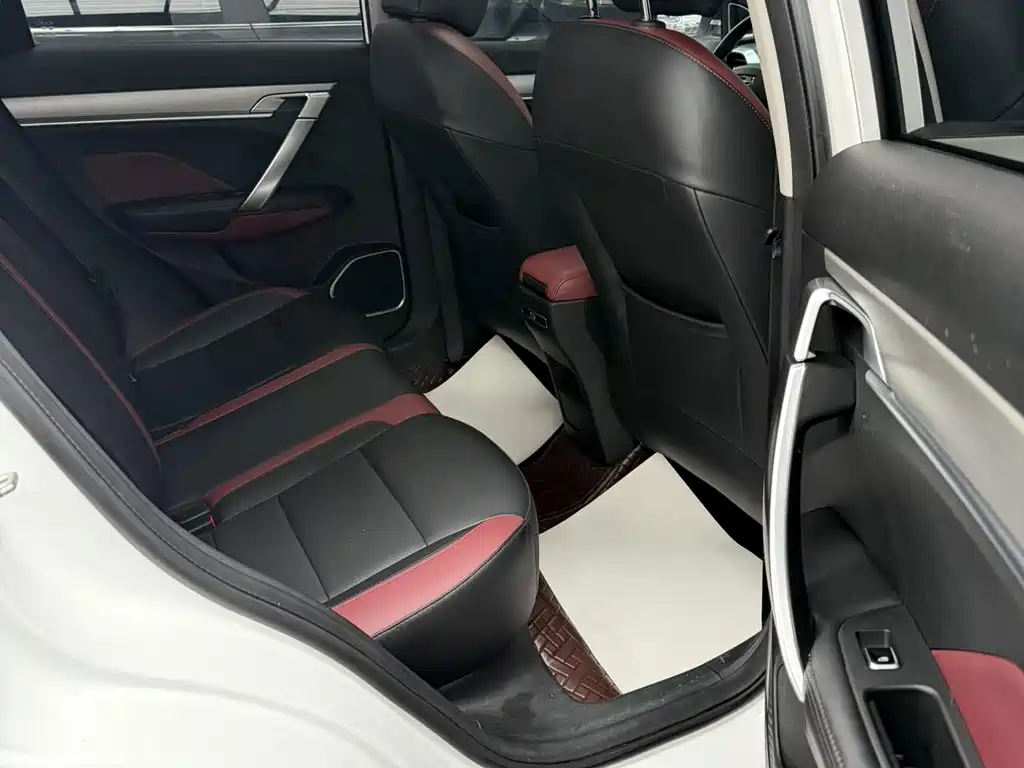 Geely Binyue — миниатюра 17