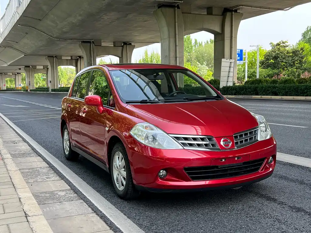 Nissan Tiida 2010
