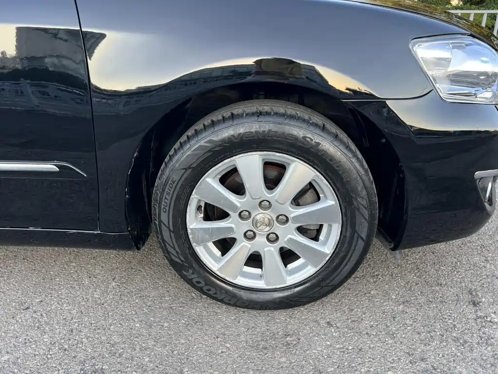 Toyota Camry — миниатюра 12